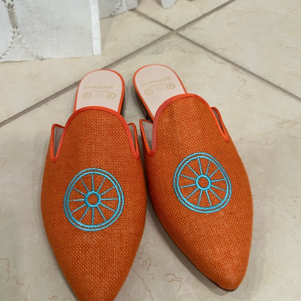 💗CARRIAGE HOUSE Shoes - Picture 3 of 10